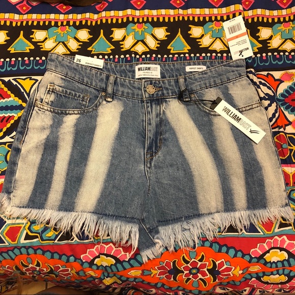 SOLD///William Rast Shorts - Picture 2 of 3